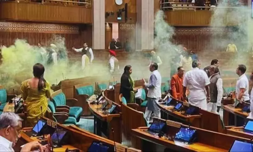 രാജ്യസഭയിൽ പ്രതിഷേധം  തുടർന്ന് പ്രതിപക്ഷം