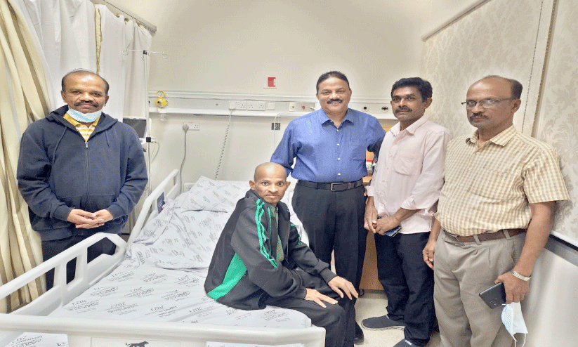 ഗുരുതര രോഗം ബാധിച്ച ഹൈദരാബാദ് സ്വദേശിയെ നാട്ടിലെത്തിച്ചു ഗുരുതര രോഗം ബാധിച്ച ഹൈദരാബാദ് സ്വദേശിയെ നാട്ടിലെത്തിച്ചു