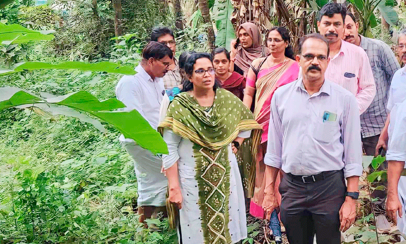 ചോറോട് കല്ലറക്കൽ തോട് നവീകരണം; 1.5 കോടിയുടെ പ്രവൃത്തികൾക്ക് അനുമതി ചോറോട് കല്ലറക്കൽ തോട് നവീകരണം; 1.5 കോടിയുടെ പ്രവൃത്തികൾക്ക് അനുമതി