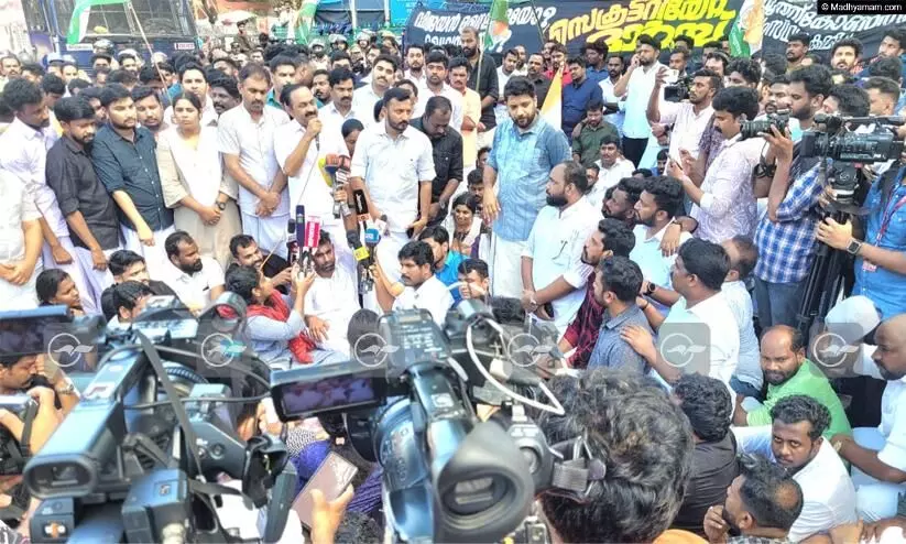 Clashes at many places during Congress protest march Clashes at many places during Congress protest march