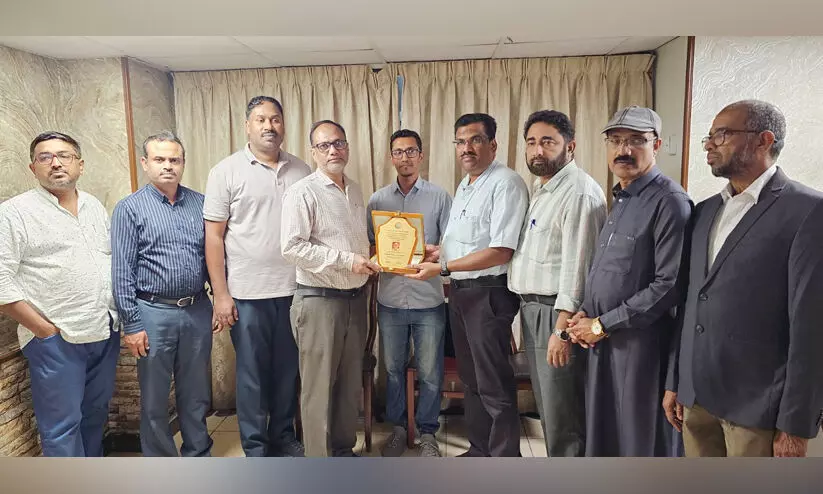 അബ്ദുറഹ്മാൻ തുറക്കലിന് മീഡിയ ഫോറം യാത്രയയപ്പ് നൽകി അബ്ദുറഹ്മാൻ തുറക്കലിന് മീഡിയ ഫോറം യാത്രയയപ്പ് നൽകി