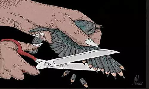 വീ​ടി​ല്ലാ​തെ അ​ല​യു​ന്നു സ​ത്യം