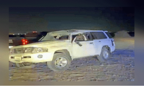 മരുഭൂമിയിൽ വാഹനാപകടം; അഞ്ചു പേർക്ക്​ പരിക്ക്​