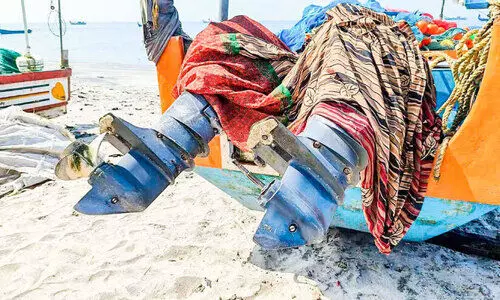 പു​റ​ക്കാ​ട്​ മീ​ൻ​പി​ടി​ത്ത വ​ള്ള​ങ്ങ​ളി​ൽ മോ​ഷ​ണം: പ്രൊപ്പല്ലറിനും രക്ഷയില്ല;   പെട്രോളും അടിച്ചു മാറ്റി