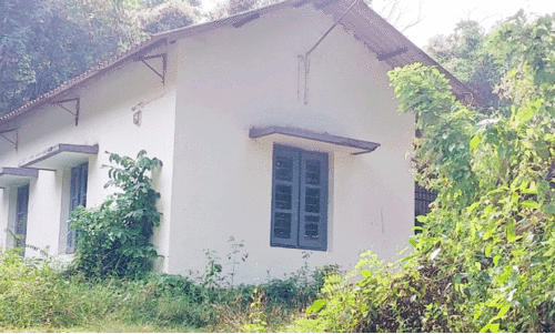 കോടികൾ മുടക്കിയ കെട്ടിടങ്ങൾ നശിക്കുന്നു