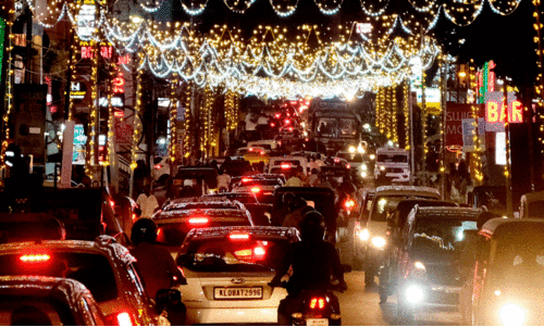 ഡിസംബർ പ്രതീക്ഷയിൽ വ്യാപാരികൾ ഡിസംബർ പ്രതീക്ഷയിൽ വ്യാപാരികൾ