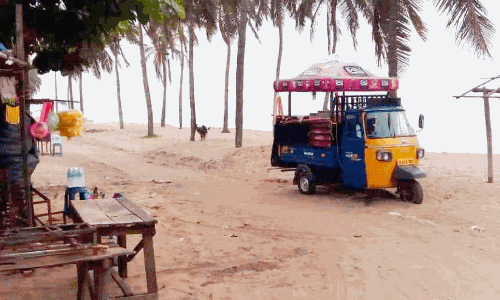 അടിസ്ഥാന സൗകര്യമില്ല; പെരിയമ്പലം ബീച്ചിൽ സന്ദർശകർ ദുരിതത്തിൽ
