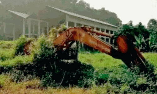 തുരുമ്പെടുക്കുന്നത് നഗരസഭയുടെ കോടികള്‍ വിളപ്പില്‍ശാല ചവര്‍ ഫാക്ടറി