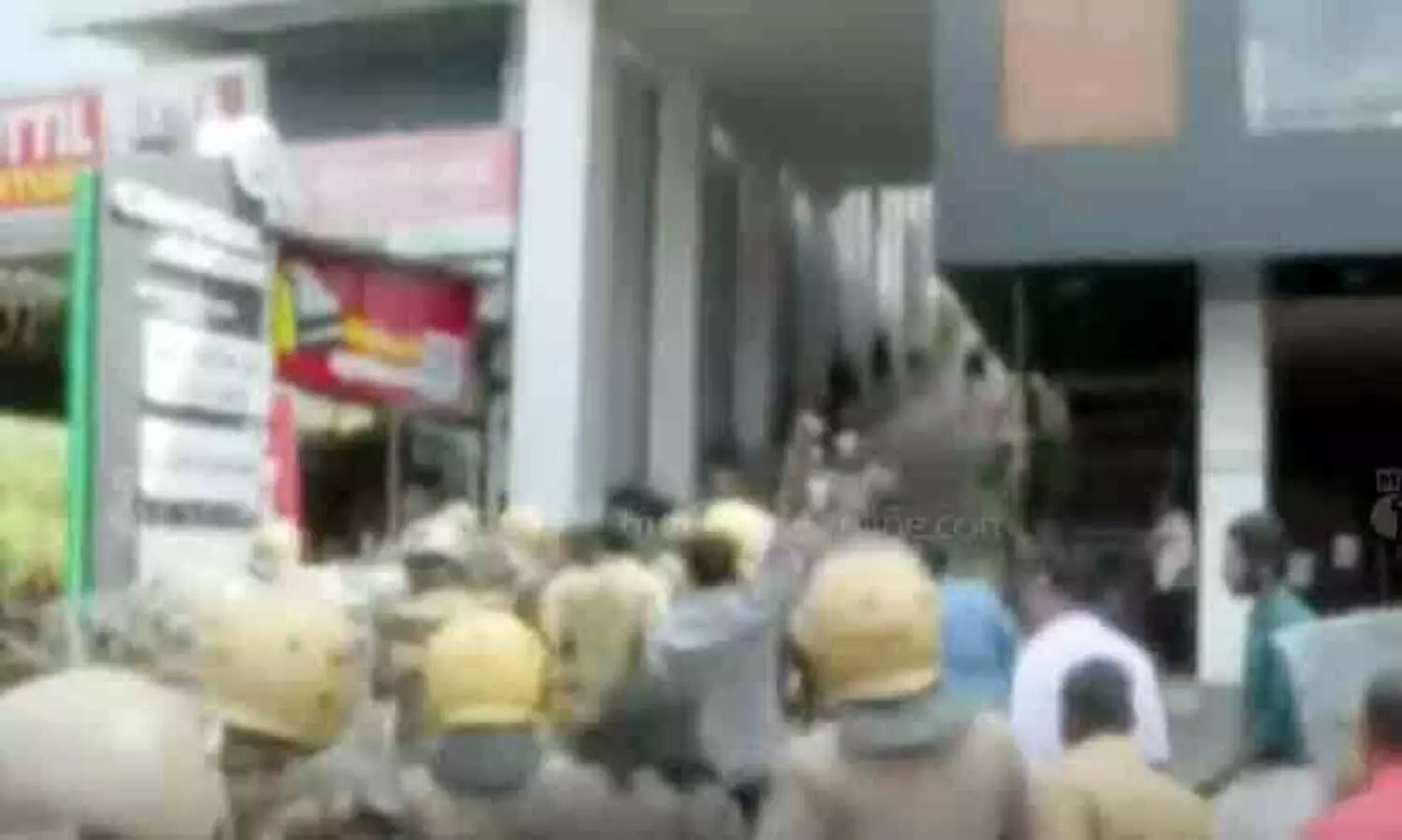 വണ്ടിപ്പെരിയാർ യൂത്ത്കോൺഗ്രസ് മാർച്ചിൽ സംഘർഷം