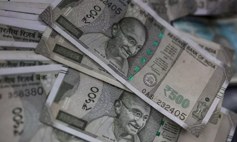 പാലക്കാട് ഉപതെരഞ്ഞെടുപ്പ്: ഇതുവരെ പിടിച്ചെടുത്തത് 2.76 കോടിയുടെ വസ്തുക്കള്; പണം 1.56 കോടി പാലക്കാട് ഉപതെരഞ്ഞെടുപ്പ്: ഇതുവരെ പിടിച്ചെടുത്തത് 2.76 കോടിയുടെ വസ്തുക്കള്; പണം 1.56 കോടി