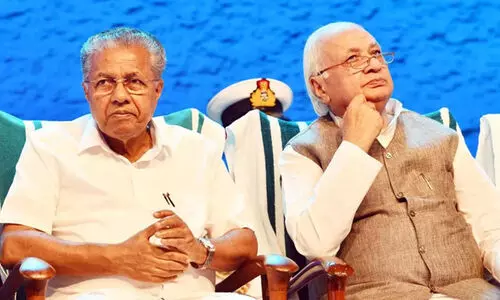 ‘വിവരങ്ങൾ അറിയിക്കുന്നതിൽ വീഴ്ചയില്ല, ഒന്നും മറച്ചുവെക്കാനില്ല’; ഗവർണർക്ക് മുഖ്യമന്ത്രിയുടെ മറുപടിക്കത്ത്