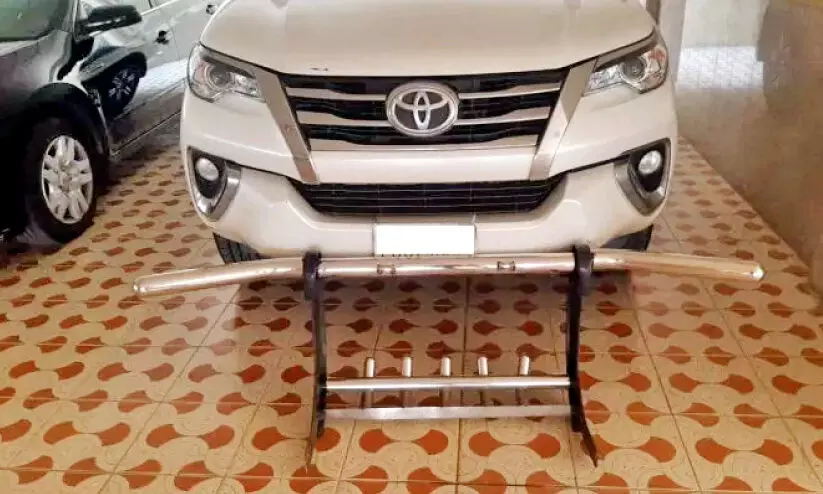 വാഹനങ്ങളുടെ ബംബർ മോഡിഫൈ ചെയ്താൽ 1000 റിയാൽ പിഴ; സൗദി ട്രാഫിക് പൊലീസ് കാമ്പയിൻ ആരംഭിച്ചു വാഹനങ്ങളുടെ ബംബർ മോഡിഫൈ ചെയ്താൽ 1000 റിയാൽ പിഴ; സൗദി ട്രാഫിക് പൊലീസ് കാമ്പയിൻ ആരംഭിച്ചു