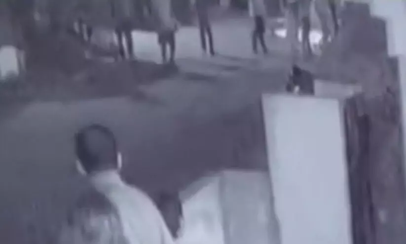 യൂത്ത് കോൺഗ്രസ് പ്രവർത്തകന്റെ വീടിനുനേർക്ക് ആക്രമണം; തിരുവനന്തപുരത്ത് 2 പഞ്ചായത്തുകളിൽ ഹർത്താൽ യൂത്ത് കോൺഗ്രസ് പ്രവർത്തകന്റെ വീടിനുനേർക്ക് ആക്രമണം; തിരുവനന്തപുരത്ത് 2 പഞ്ചായത്തുകളിൽ ഹർത്താൽ