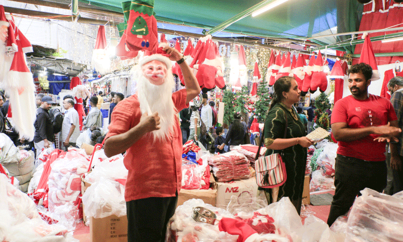 ‘ജിംഗിൾ ബെൽസ് ജിംഗിൾ ബെൽസ് ’;നാടെങ്ങും കളർഫുൾ ‘വൈബി’ൽ