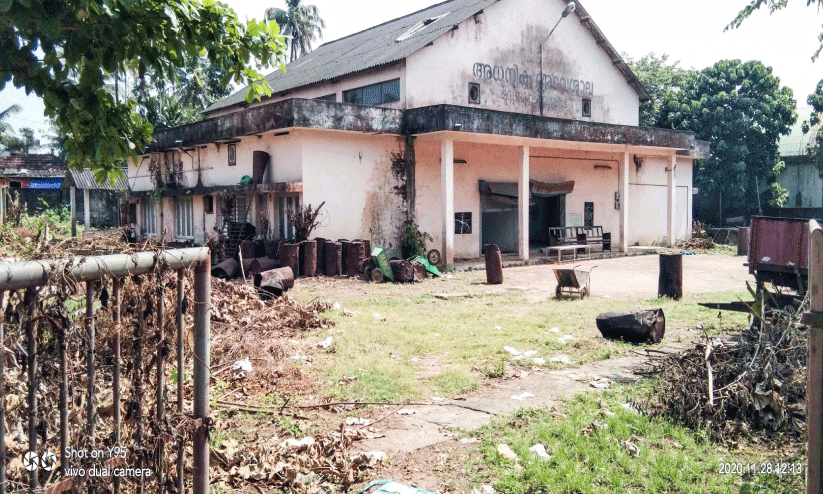 മൂ​വാ​റ്റു​പു​ഴ കമ്യൂണിറ്റി ഹാൾ പ്രഖ്യാപനത്തിൽ ഒതുങ്ങി