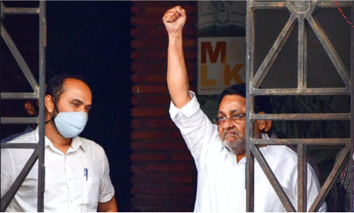 ന​വാ​ബ് മാ​ലി​ക്