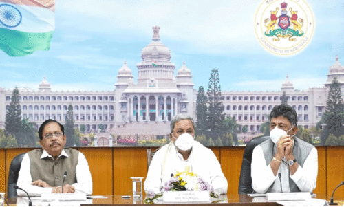 ബംഗളൂരു; കോവിഡ് നിരീക്ഷണത്തിന് മന്ത്രിസഭ ഉപസമിതി ബംഗളൂരു; കോവിഡ് നിരീക്ഷണത്തിന് മന്ത്രിസഭ ഉപസമിതി