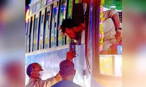 മോട്ടോർ വാഹന വകുപ്പും പൊലീസും സംയുക്തമായി കോഴിക്കോട് മാനാഞ്ചിറ ഹെഡ് പോസ്റ്റ്‌ ഓഫിസ് പരിസരത്ത് നടത്തിയ ഡ്രങ്കൻ ഡ്രൈവിങ് ചെക്കിങ്