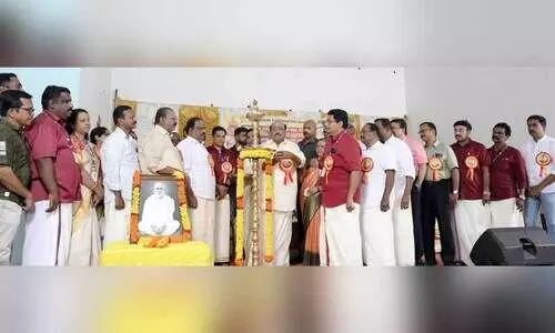 കൊ​ട്ടി​യം ശ്രീ​നാ​രാ​യ​ണ പോ​ളി​ടെ​ക്നി​ക് കോ​ള​ജി​ൽ പൊ​തു​സ​മ്മേ​ള​നം എ​സ്.​എ​ൻ.​ഡി.​പി യോ​ഗം ജ​ന​റ​ൽ സെ​ക്ര​ട്ട​റി വെ​ള്ളാ​പ്പ​ള്ളി ന​ടേ​ശ​ൻ ഉ​ദ്ഘാ​ട​നം ചെ​യ്യു​ന്നു