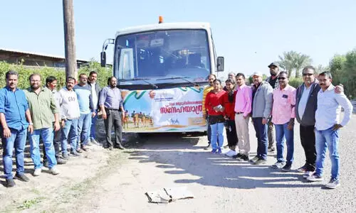 മ​രു​ഭൂ​മി​യി​ലെ തൊ​ഴി​ലാ​ളി​ക​ൾ​ക്ക് സ്നേ​ഹ​വും ക​രു​ത​ലും എ​ത്തി​ച്ച് ഗാ​ന്ധിസ്മൃ​തി