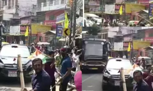 കാട്ടാക്കടയിൽ നവകേരള വാഹനത്തിന് മുന്നിലേക്ക് ചാടി യൂത്ത് കോണ്‍ഗ്രസ് പ്രതിഷേധം