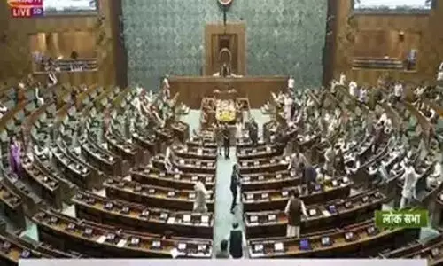 ബില്ലുകളിൽ ചർച്ച മറന്ന് ലോക്സഭ