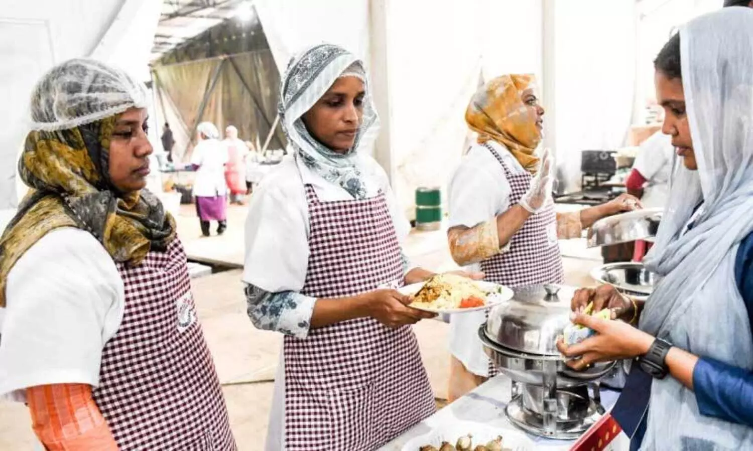 ല​ക്ഷ​ദ്വീ​പി​ലെ ക​ട​മ​ത്ത് ദ്വീ​പി​ൽ​നി​ന്നു​ള്ള​വ​രു​ടെ ഫു​ഡ് സ്റ്റാ​ൾ