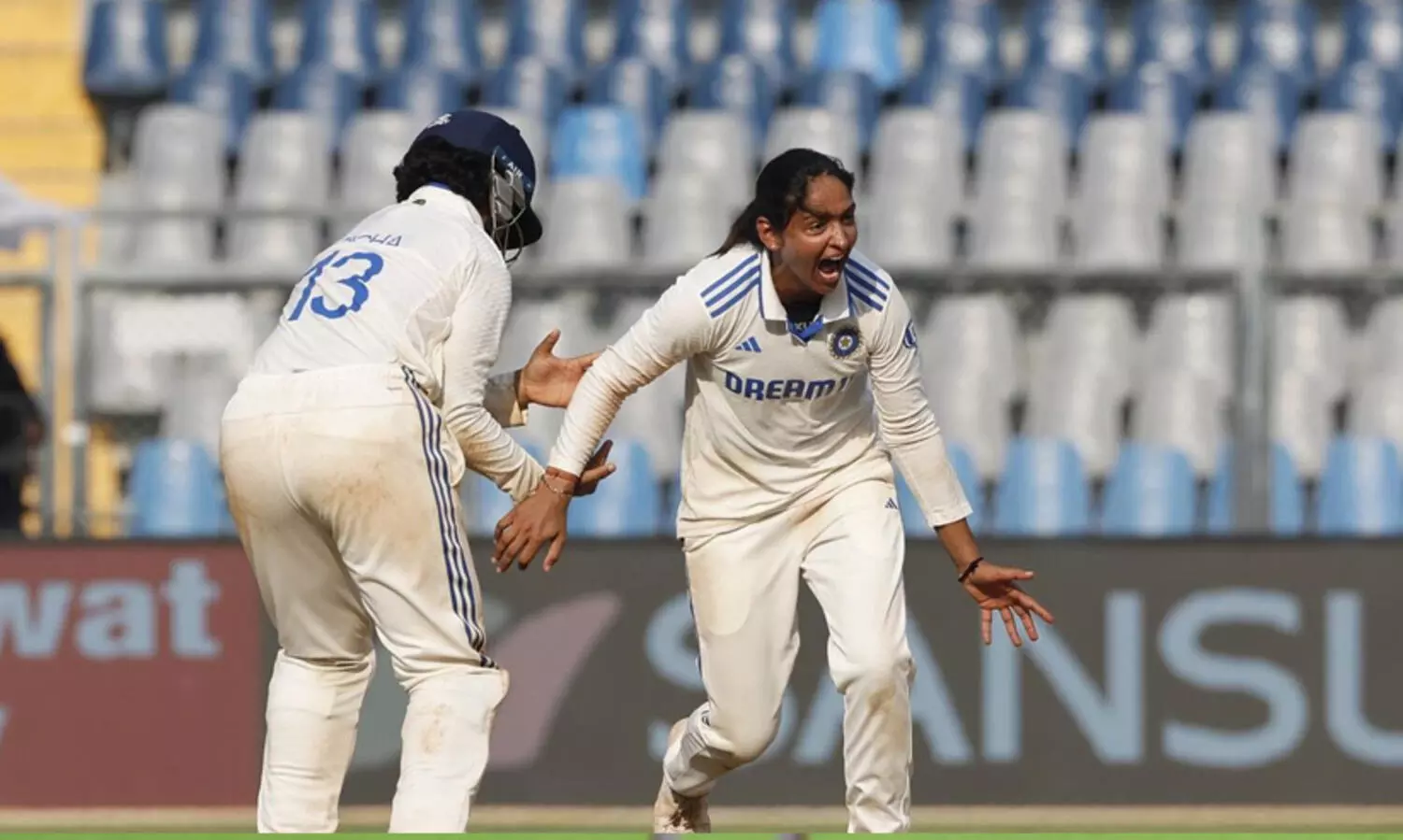 വനിത ടെസ്റ്റിൽ ഇന്ത്യ ഡ്രൈവിങ് സീറ്റിൽ