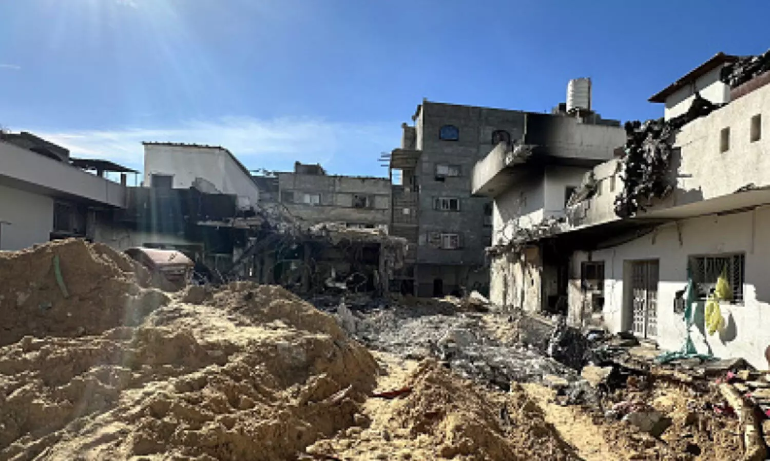 ആശുപത്രിയിൽ മൃതദേഹങ്ങൾ വികൃതമാക്കി ബുൾഡോസറുകൾ; വെളിപ്പെടുത്തലുമായി ഡോക്ടർമാർ