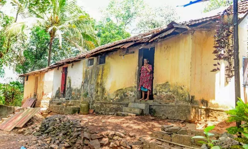 കാ​ർ​മ​ൽ വി​ല്ല​യി​ലെ വീ​ടു​ക​ൾ (ഫ​യ​ൽ ചി​​ത്രം)