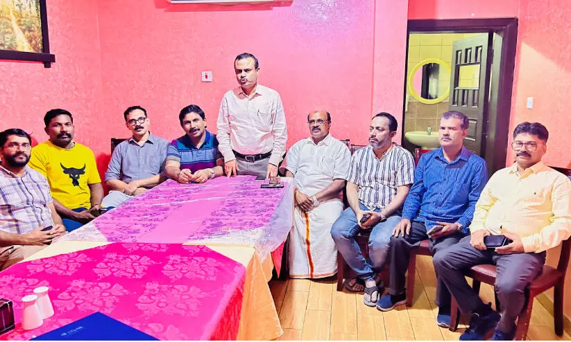 പൊലീസ് അതിക്രമങ്ങൾക്കും എം.പിമാരുടെ കൂട്ട സസ്പെൻഷനുമെതിരെ ഒ.ഐ.സി.സി പ്രതിഷേധം പൊലീസ് അതിക്രമങ്ങൾക്കും എം.പിമാരുടെ കൂട്ട സസ്പെൻഷനുമെതിരെ ഒ.ഐ.സി.സി പ്രതിഷേധം