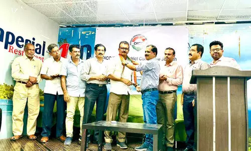 മു​ഹ​മ്മ​ദ​ലി കൂ​ടാ​ളി​ക്ക് ഒ.​ഐ.​സി.​സി സ്വീ​ക​ര​ണം ന​ൽ​കി