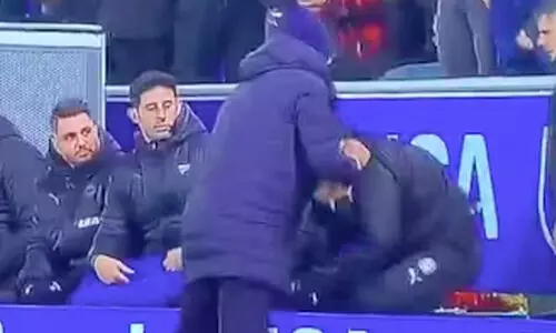 ഇൻജുറി ടൈമിൽ നെഞ്ചു തകർത്ത് റ‍യലിന്‍റെ ഗോൾ! ആൽവെസ് പരിശീലകന്‍റെ രോഷപ്രകടനം വൈറൽ -വിഡിയോ