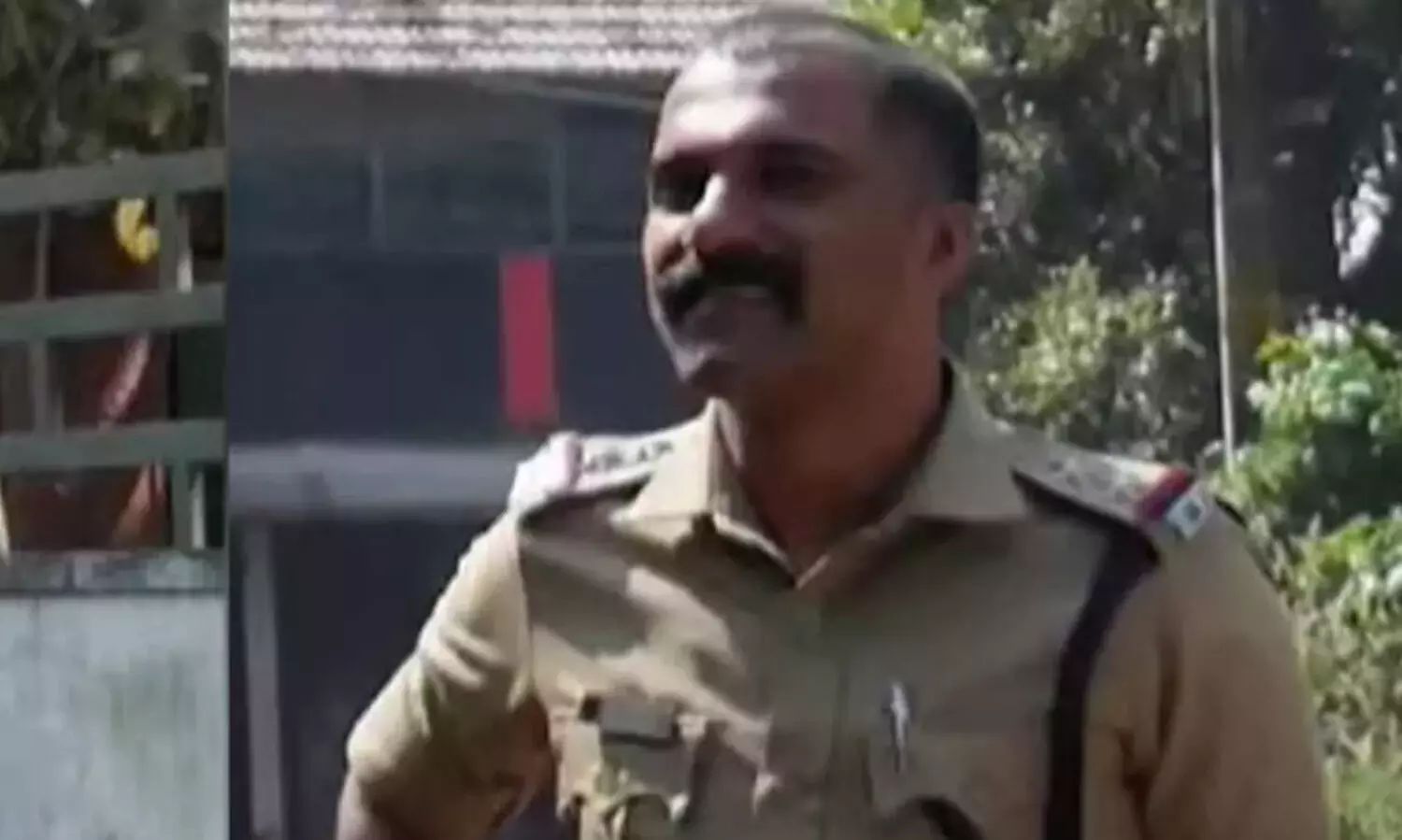 സ്വർണക്കടത്ത് സംഘങ്ങളുമായി ബന്ധം; എസ്‌.ഐക്ക് സസ്‌പെൻഷൻ