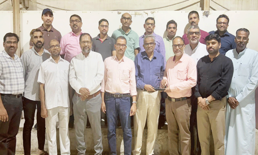 അ​ബ്​​ദു​റ​ഹ്മാ​ൻ തു​റ​ക്ക​ലി​ന് ഗ​ൾ​ഫ് മാ​ധ്യ​മം-​മീ​ഡി​യ​വ​ൺ കോ​ഓ​ഡി​നേ​ഷ​ൻ ക​മ്മി​റ്റി യാ​ത്ര​യ​യ​പ്പ്