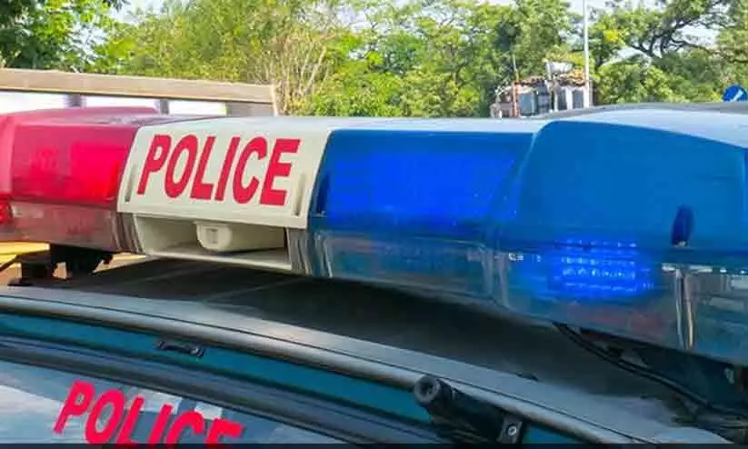 വളർത്തുനായ നിർത്താതെ കുരച്ചു; മധ്യപ്രദേശിൽ ഉടമസ്ഥയായ സ്ത്രീയെ യുവാവ് കൊലപ്പെടുത്തി വളർത്തുനായ നിർത്താതെ കുരച്ചു; മധ്യപ്രദേശിൽ ഉടമസ്ഥയായ സ്ത്രീയെ യുവാവ് കൊലപ്പെടുത്തി