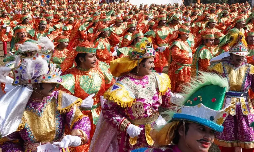 ദേശീയ സരസ് മേള:ലോക റെക്കോഡ് നേട്ടവുമായി കുടുംബശ്രീയുടെ മെഗാ ചവിട്ടുനാടകം ദേശീയ സരസ് മേള:ലോക റെക്കോഡ് നേട്ടവുമായി കുടുംബശ്രീയുടെ മെഗാ ചവിട്ടുനാടകം