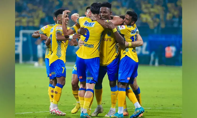 തീപ്പൊരി പ്രതികാരം! മുംബൈയോട് കണക്ക് തീർത്ത് ബ്ലാസ്റ്റേഴ്സ്; രണ്ടു ഗോളിന്റെ തകർപ്പൻ ജയം തീപ്പൊരി പ്രതികാരം! മുംബൈയോട് കണക്ക് തീർത്ത് ബ്ലാസ്റ്റേഴ്സ്; രണ്ടു ഗോളിന്റെ തകർപ്പൻ ജയം