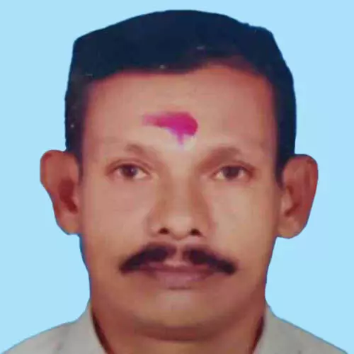 സ്കൂ​ട്ട​റും കാ​റും കൂ​ട്ടി​യി​ടി​ച്ച് ഗൃ​ഹ​നാ​ഥ​ൻ മ​രി​ച്ചു