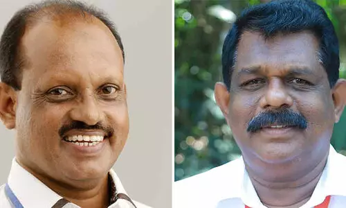 അഹമ്മദ് ദേവർകോവിലും ആന്റണി രാജുവും  മന്ത്രിസ്ഥാനം രാജിവെച്ചു