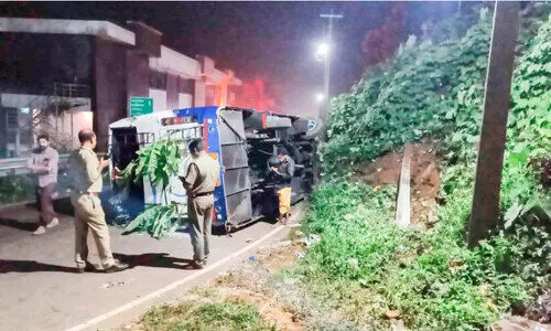 എരുമേലിയിൽ തീർഥാടകരുടെ വാഹനങ്ങൾ അപകടത്തിൽപെട്ടു; 32 ​പേർക്ക്​ പരിക്ക്​