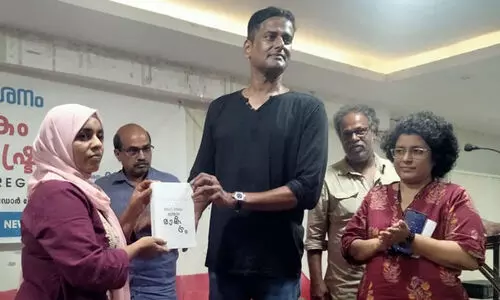 ഗൗതം അദാനിയുടെ വളർച്ചയുടെ പിറകിൽ മോദി സർക്കാറിന്റെ പിന്തുണയാണെന്ന് രവി നായർ