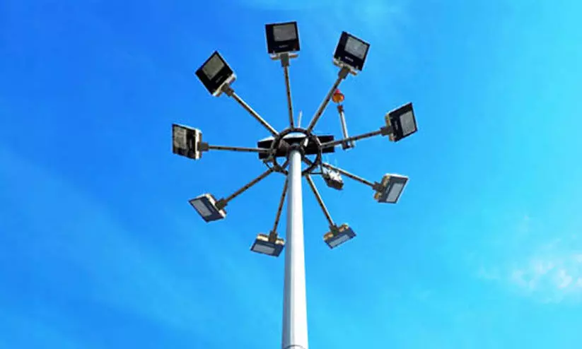 ഹൈ​മാ​സ്റ്റ് വി​ള​ക്ക് ക​രാ​ർ കാ​ലാ​വ​ധി തീ​ർ​ന്നു; മേ​ൽ​നോ​ട്ട​ത്തി​ന് പു​തി​യ ഏ​ജ​ൻ​സി​ക​ൾ ക​ണ്ടെ​ത്താ​ൻ ന​ഗ​ര​സ​ഭ