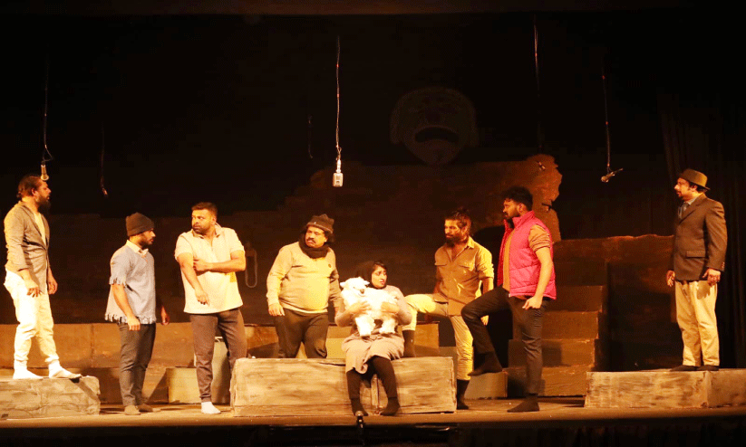 ഭ​ര​ത് മു​ര​ളി നാ​ട​കോ​ത്സ​വം: സോ​ർ​ബ​യു​ടെ ക​ഥ പ​റ​ഞ്ഞ് ആ​ദ്യ നാ​ട​കം