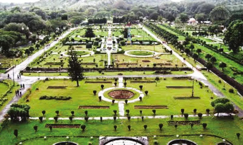 ക്രിസ്മസ്-പുതുവത്സരാഘോഷം; സ​ന്ദ​ർ​ശ​ക​രെ വ​ര​വേ​ൽ​ക്കാ​ൻ വി​നോ​ദ​സ​ഞ്ചാ​ര കേ​ന്ദ്ര​ങ്ങ​ൾ ഒ​രു​ങ്ങി