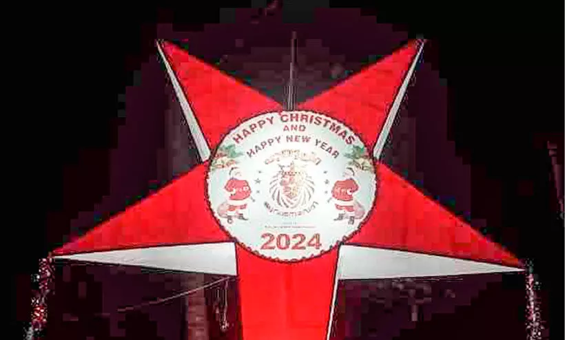 തിരുപ്പിറവിയുടെ ഓര്മയിൽ വീണ്ടും ക്രിസ്മസ് തിരുപ്പിറവിയുടെ ഓര്മയിൽ വീണ്ടും ക്രിസ്മസ്