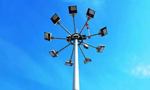 ഹൈ​മാ​സ്റ്റ് വി​ള​ക്ക് ക​രാ​ർ കാ​ലാ​വ​ധി തീ​ർ​ന്നു; മേ​ൽ​നോ​ട്ട​ത്തി​ന് പു​തി​യ ഏ​ജ​ൻ​സി​ക​ൾ ക​ണ്ടെ​ത്താ​ൻ ന​ഗ​ര​സ​ഭ