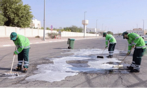 വാ​ഹ​നാ​ഭ്യാ​സം; മൂ​ന്നു പേ​ർ​ക്ക് പി​ഴ​യും റോ​ഡ് ക​ഴു​ക​ലും ശി​ക്ഷ