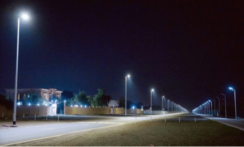 അ​ജ്മാ​നി​ലെ മ​നാ​മ ന​ഗ​ര​ത്തി​ൽ തെ​രു​വു​വി​ള​ക്ക്​ പ​ദ്ധ​തി പൂ​ർ​ത്തി​യാ​യി