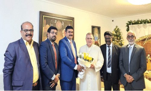 കെ.​സി.​എ ഭാ​ര​വാ​ഹി​ക​ൾ ബി​ഷ​പ്പി​നെ സ​ന്ദ​ർ​ശി​ച്ചു